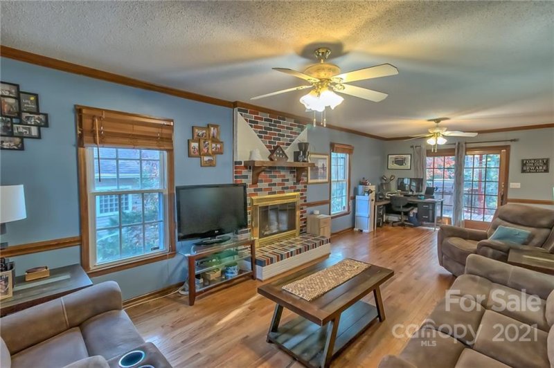 Property image 2 at 6844 Silverwood Lane, Charlotte, NC 28215