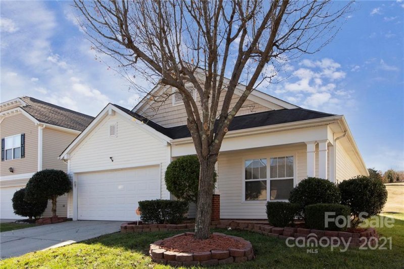 Property image 2 at 13731 Purple Bloom Lane, Charlotte, NC 28262