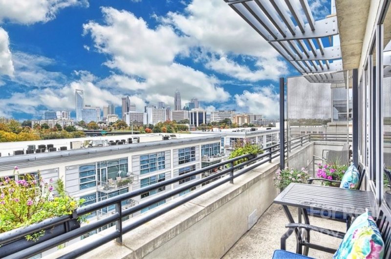 1133 Metropolitan Avenue