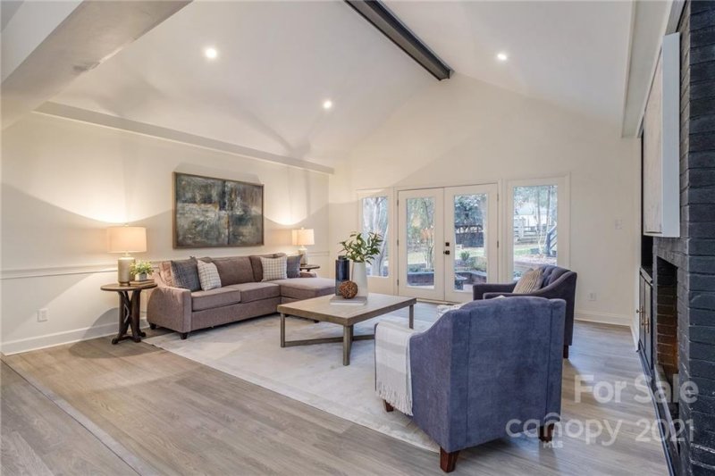 Property image 4 at 2600 Innsbrook Road, Charlotte, NC 28226