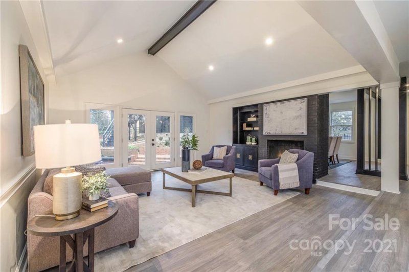 Property image 5 at 2600 Innsbrook Road, Charlotte, NC 28226