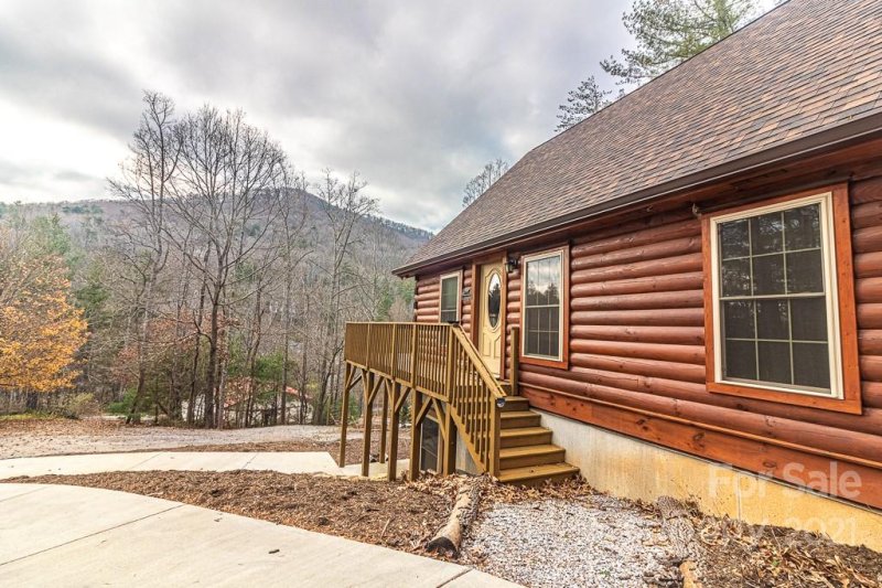 Property image 5 at 19 Frontier Court, Asheville, NC 28805