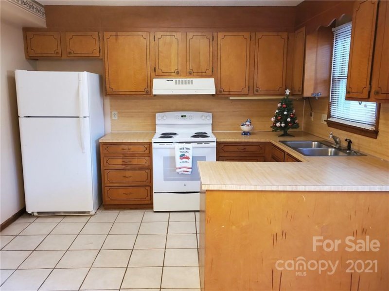 Property image 4 at 1330 5th Street, Hickory, NC 28601