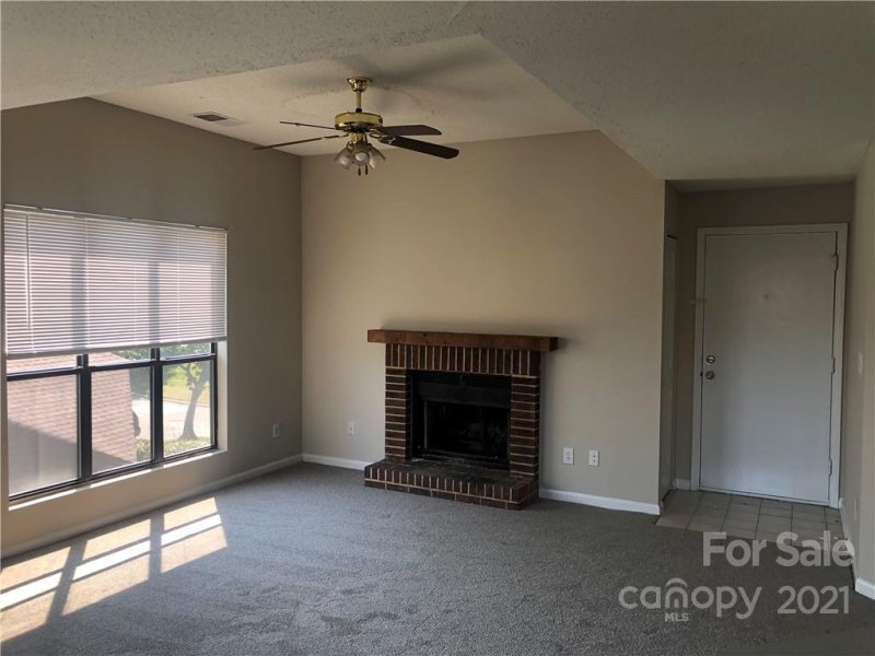 Property image 4 at 8111 Cedar Glen Drive, Charlotte, NC 28212