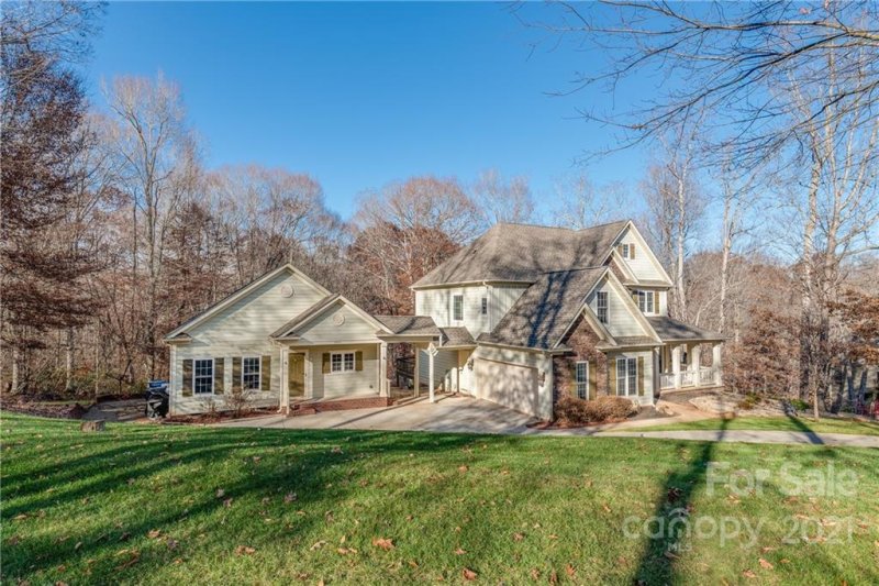 Property image 2 at 6141 Falls Ridge Trail, Sherrills Ford, NC 28673