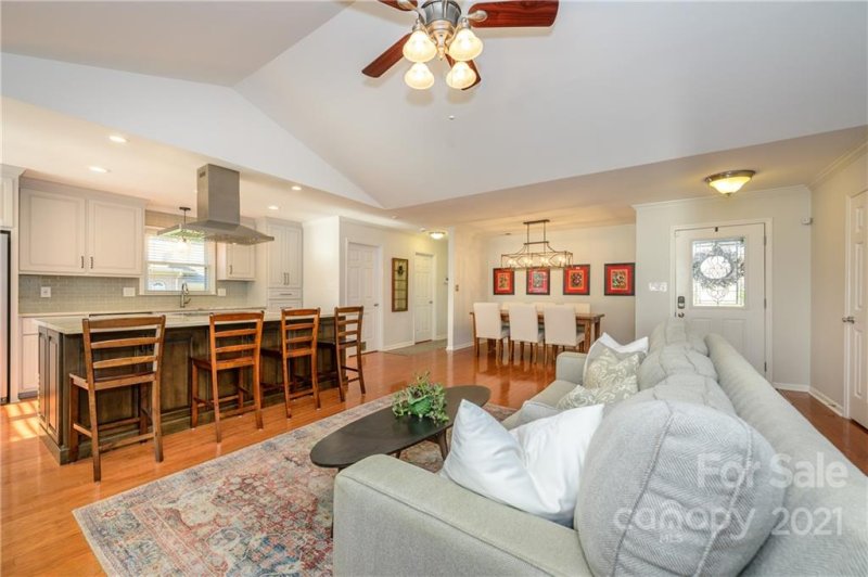 Property image 2 at 7944 King Arthurs Court, Denver, NC 28037