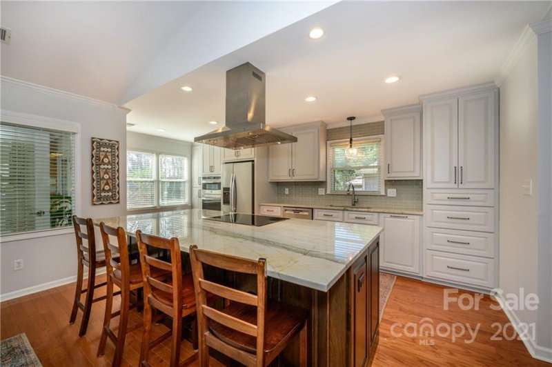 Property image 4 at 7944 King Arthurs Court, Denver, NC 28037