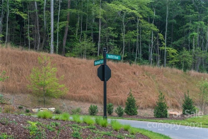 Property image 4 at 136 Riverbend Forest Drive, Asheville, NC 28805