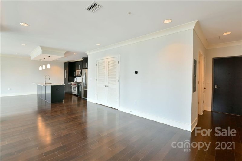 Property image 3 at 222 S Caldwell Street, Charlotte, NC 28202