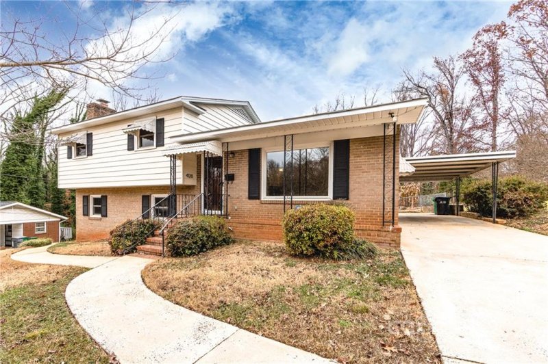 Property image 3 at 4120 Allwood Drive, Charlotte, NC 28217