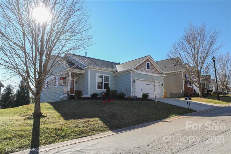 Property image 2 at 17 Dreambird Drive, Leicester, NC 28748