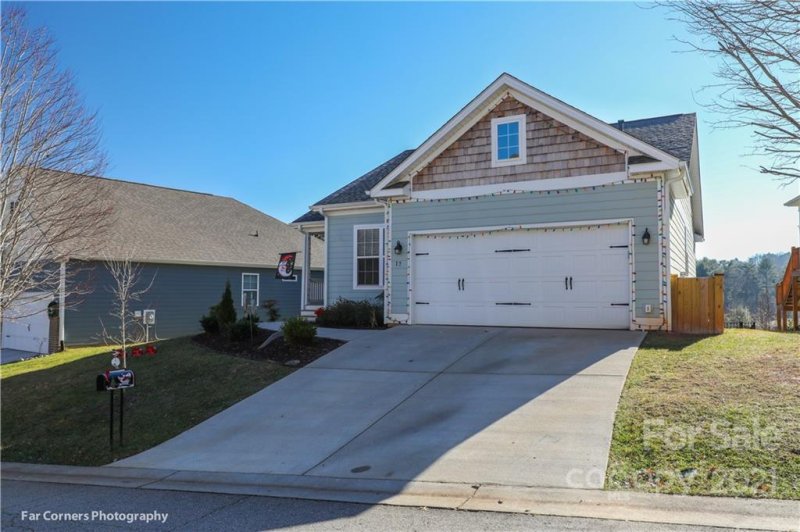 Property image 3 at 17 Dreambird Drive, Leicester, NC 28748