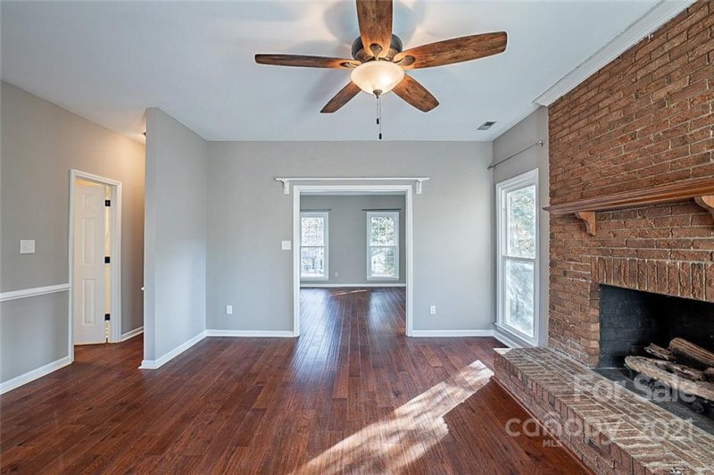 Property image 3 at 2132 Colony Hill Drive, Charlotte, NC 28214