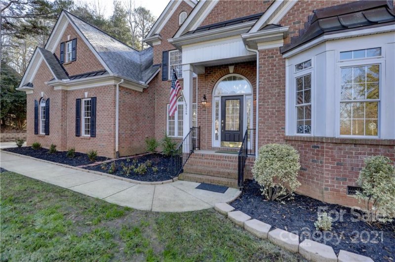 Property image 2 at 324 Inland Cove Court, Clover, SC 29710