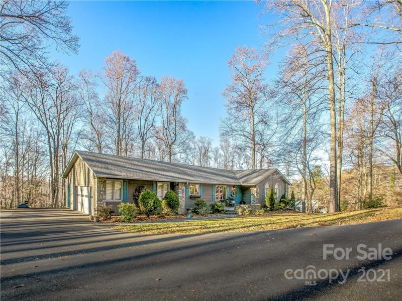 Property image 4 at 115 Stonecrest Drive, Asheville, NC 28803