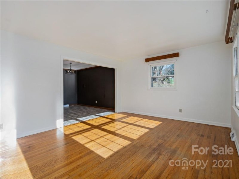 Property image 4 at 50 Wagon Road, Asheville, NC 28805