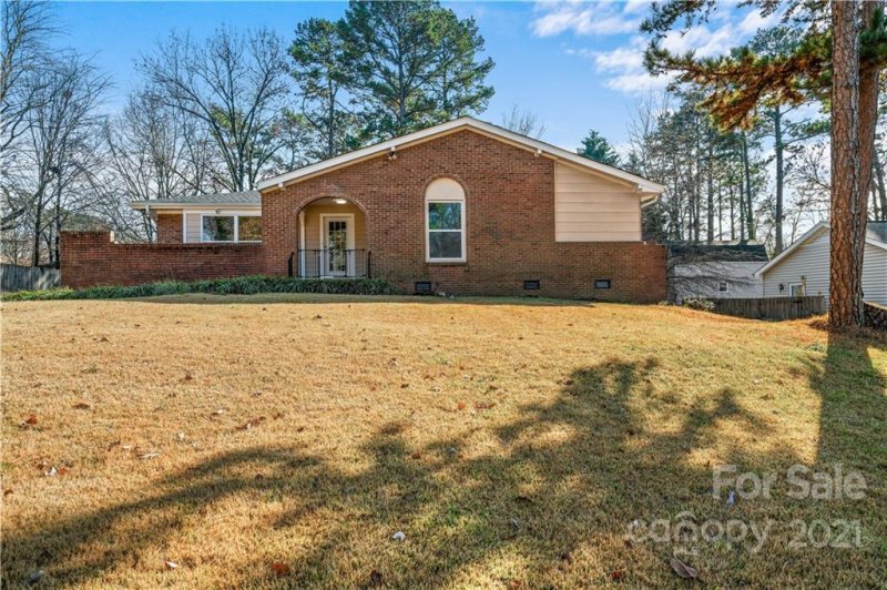 Property image 3 at 1446 Fox Run Drive, Charlotte, NC 28212