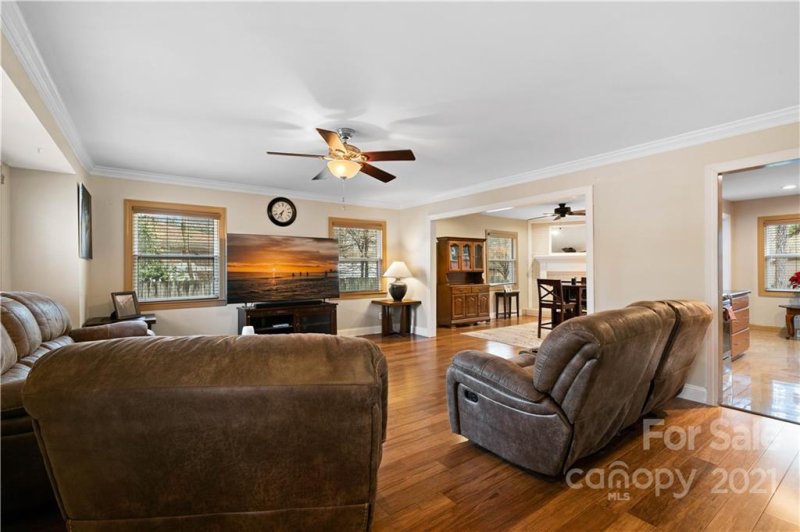 Property image 4 at 1446 Fox Run Drive, Charlotte, NC 28212