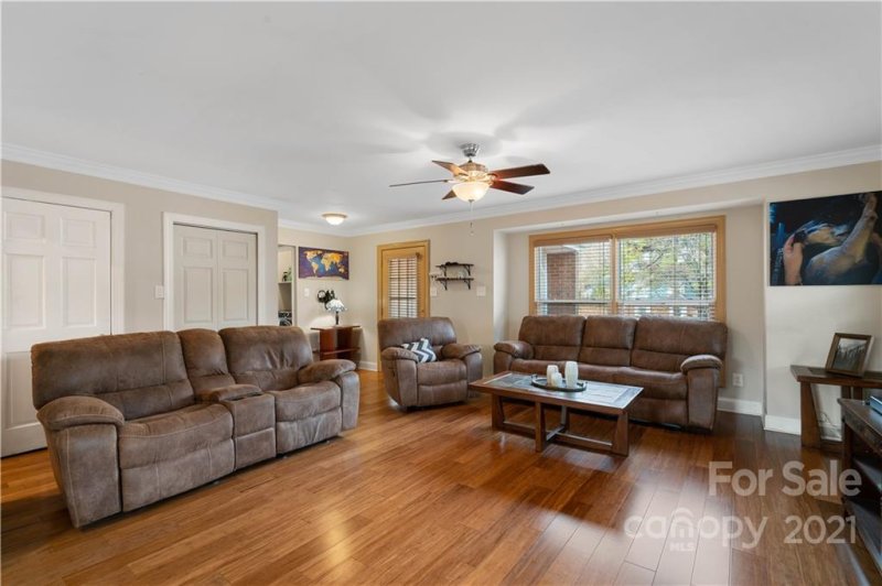 Property image 5 at 1446 Fox Run Drive, Charlotte, NC 28212