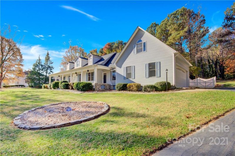 Property image 3 at 4885 Moonlite Bay Drive, Sherrills Ford, NC 28673