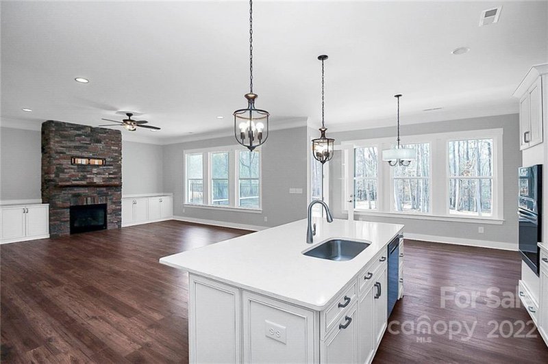 6013 Waxhaw Crossing Drive