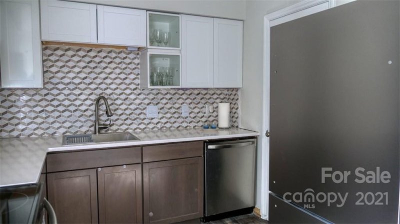 Property image 3 at 1840 Progress Lane, Charlotte, NC 28205