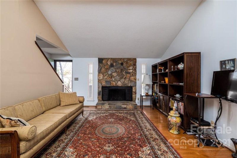 Property image 4 at 7915 Carmel Oaks Court, Charlotte, NC 28226