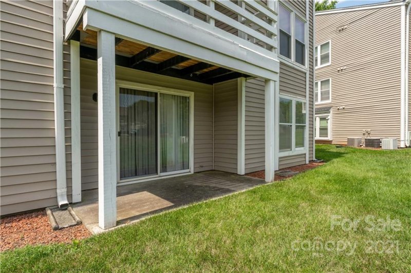 Property image 2 at 9629 Vinca Circle, Charlotte, NC 28213