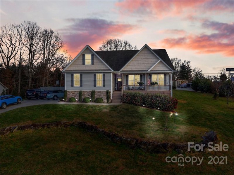 Property image 2 at 132 Beck Creek Circle, Flat Rock, NC 28731