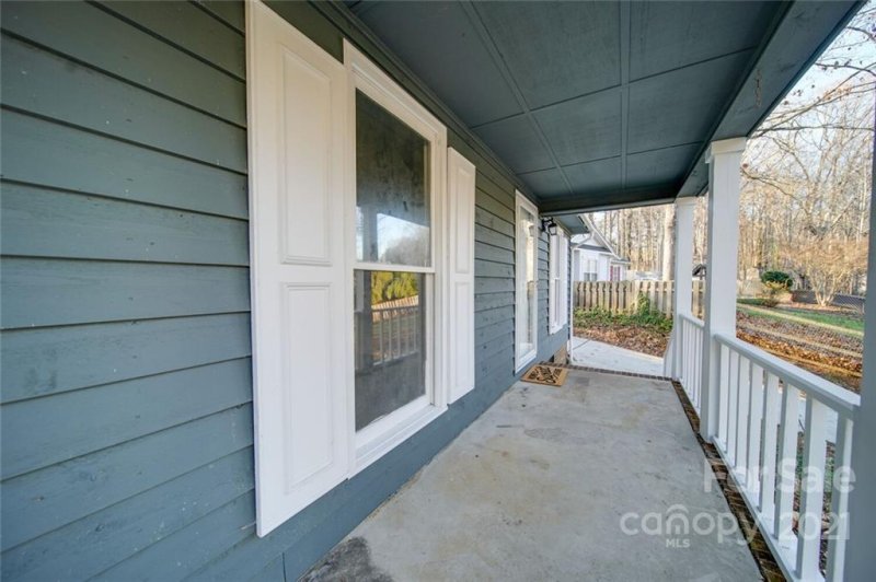 Property image 3 at 8105 Chrisbry Lane, Charlotte, NC 28215