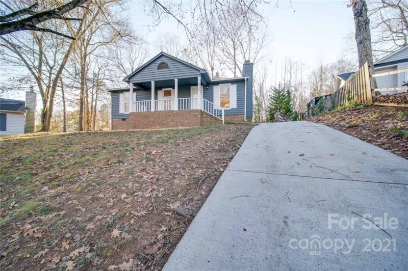 Property image 5 at 8105 Chrisbry Lane, Charlotte, NC 28215