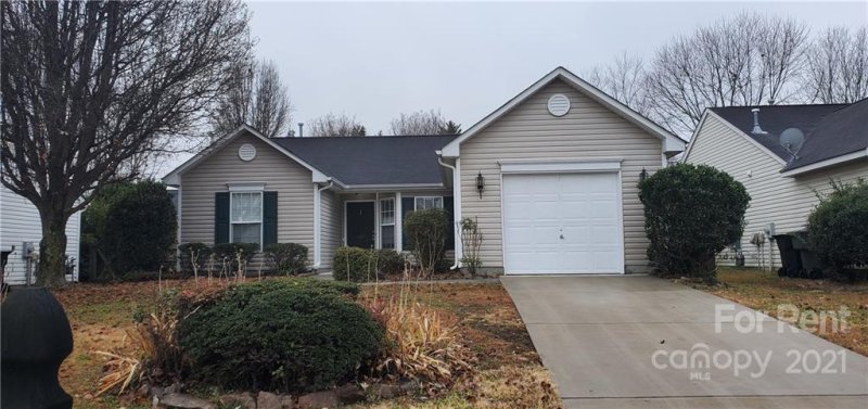 1053 Meadowbrook Lane