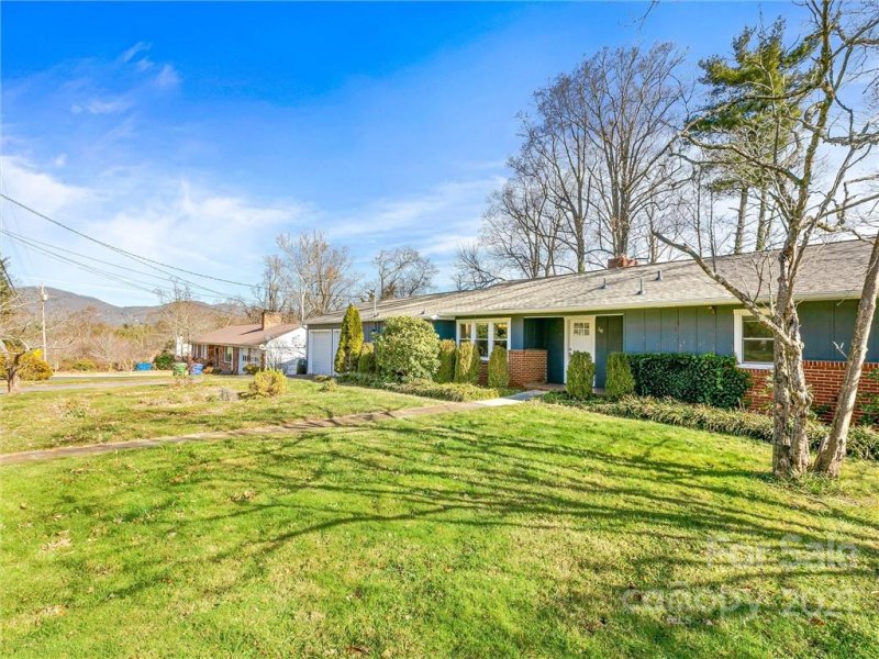 Property image 2 at 30 Crockett Avenue, Asheville, NC 28805