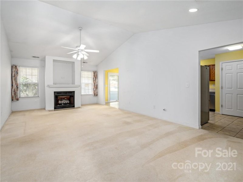 Property image 4 at 42 Wiltshire Circle, Fletcher, NC 28732