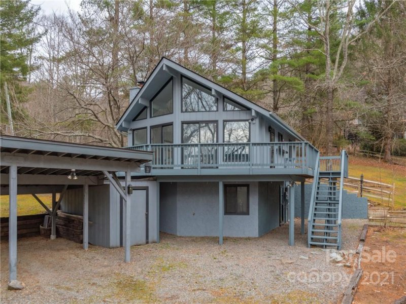 266 Chestnut Walk Drive