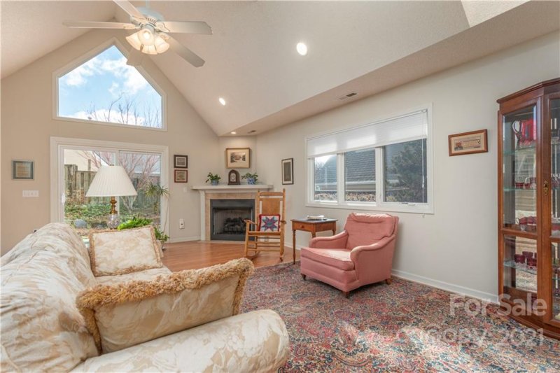 Property image 2 at 8 Beekeeper Trail, Swannanoa, NC 28778