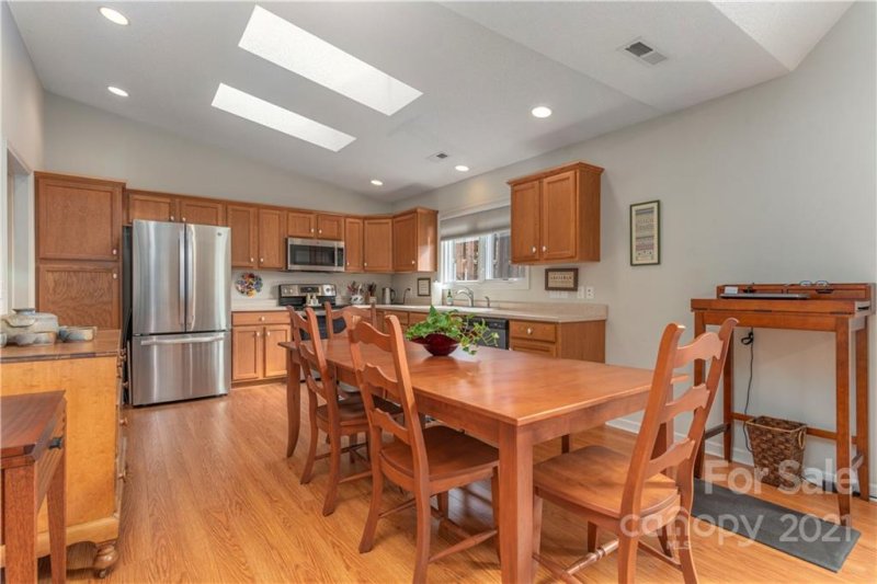 Property image 3 at 8 Beekeeper Trail, Swannanoa, NC 28778