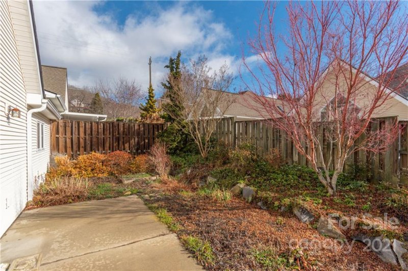 Property image 4 at 8 Beekeeper Trail, Swannanoa, NC 28778