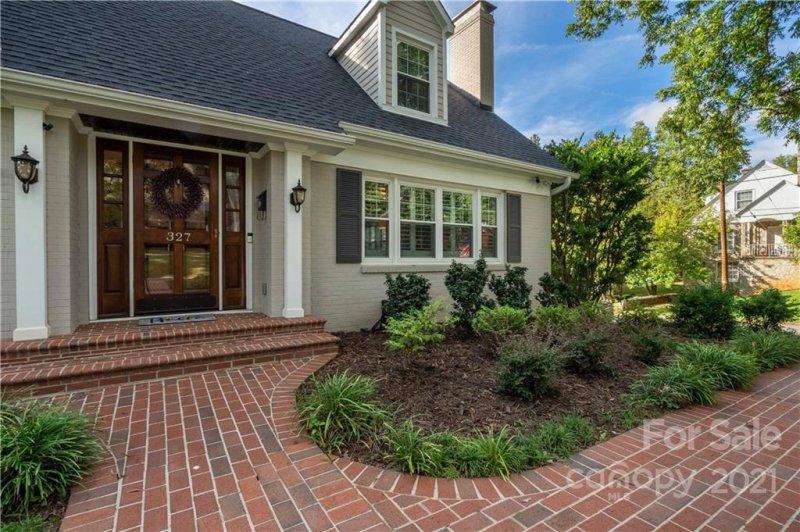 Property image 2 at 327 9th Street, Hickory, NC 28601