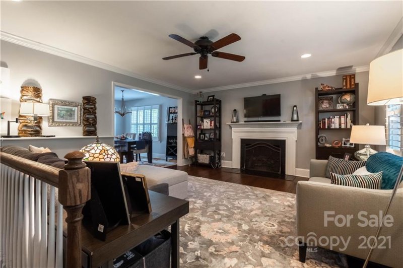 Property image 3 at 327 9th Street, Hickory, NC 28601