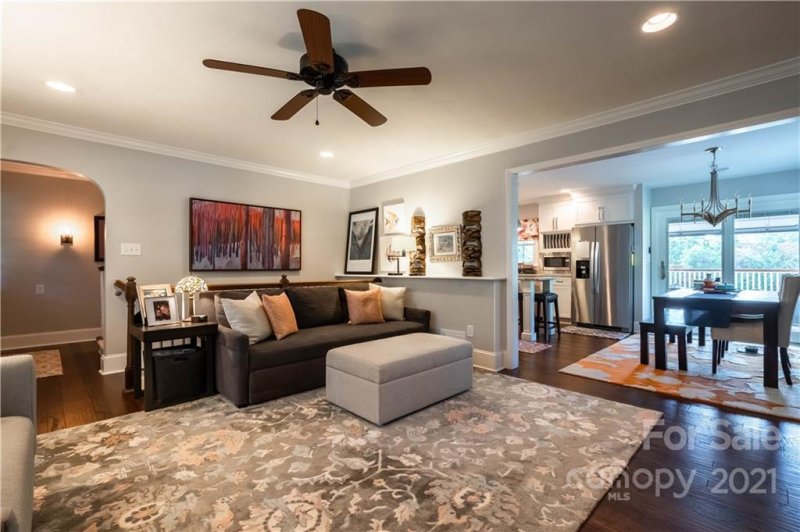 Property image 4 at 327 9th Street, Hickory, NC 28601