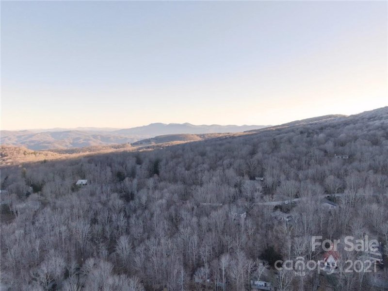 Property image 3 at 310 Charter Hills Road, Beech Mountain, NC 28604