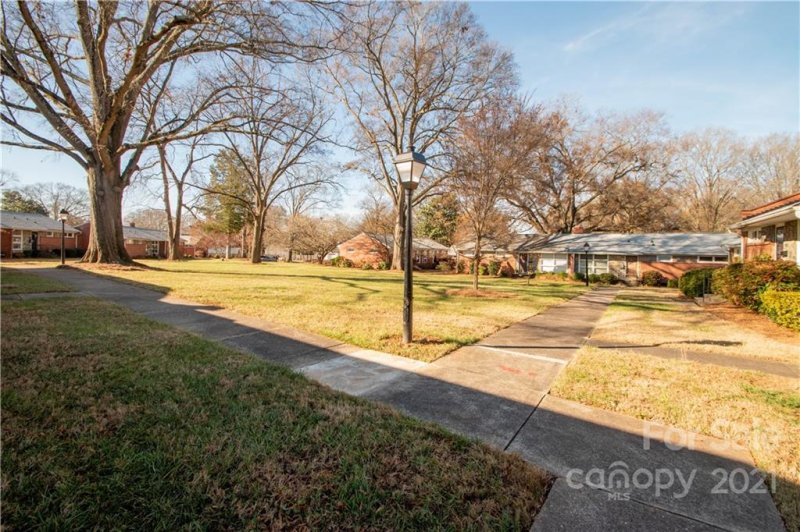 Property image 2 at 4723 Woodlark Lane, Charlotte, NC 28211