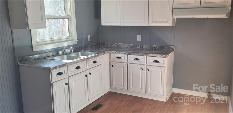 Property image 3 at 1304 Northwoods Drive, Kings Mountain, NC 28086