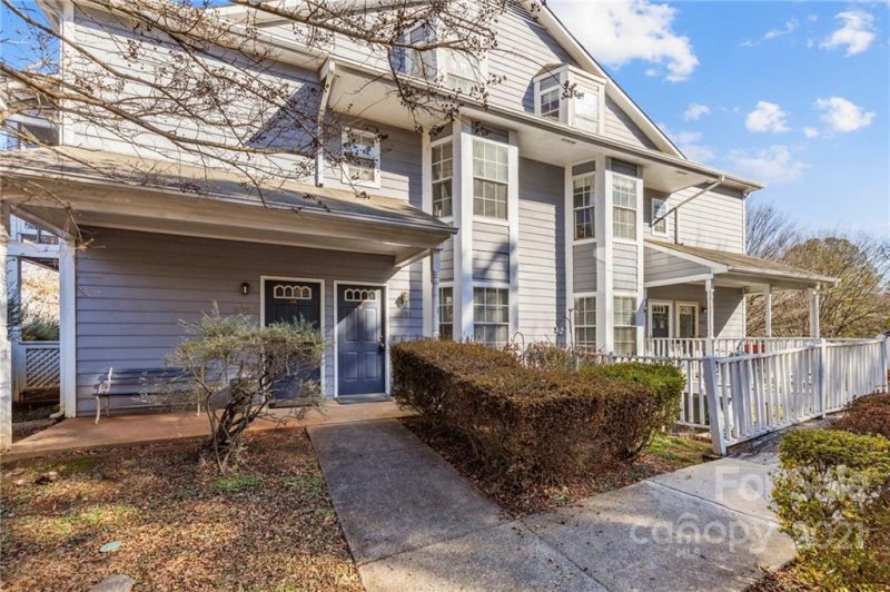 Property image 4 at 6053 Treetop Court, Charlotte, NC 28212