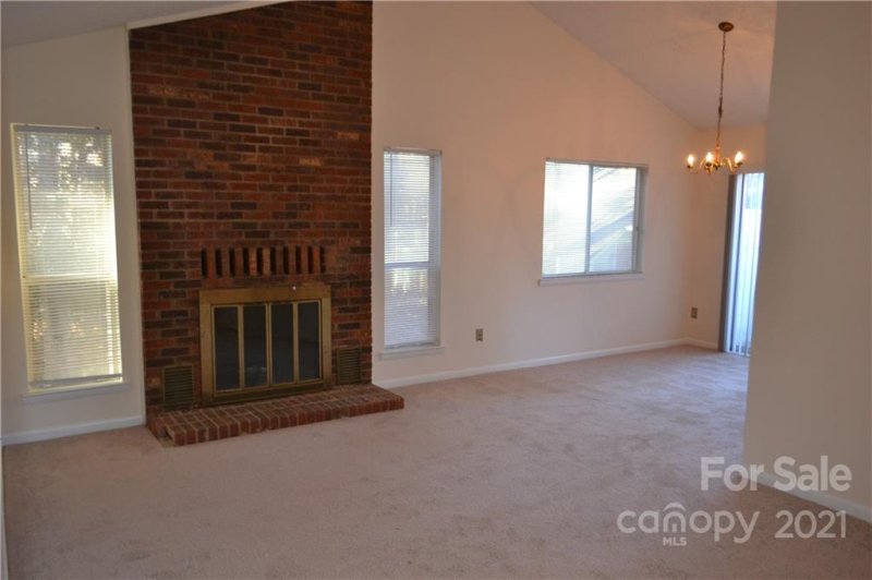 Property image 4 at 819 Sardis Cove Drive, Charlotte, NC 28270