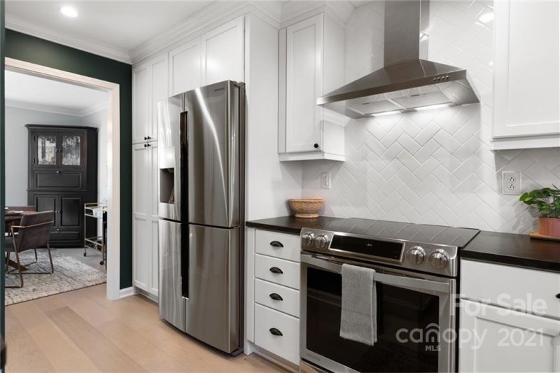 Property image 4 at 530 N Poplar Street, Charlotte, NC 28202