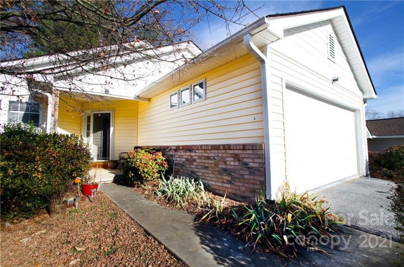 Property image 2 at 110 Creeks End Circle, Mills River, NC 28759