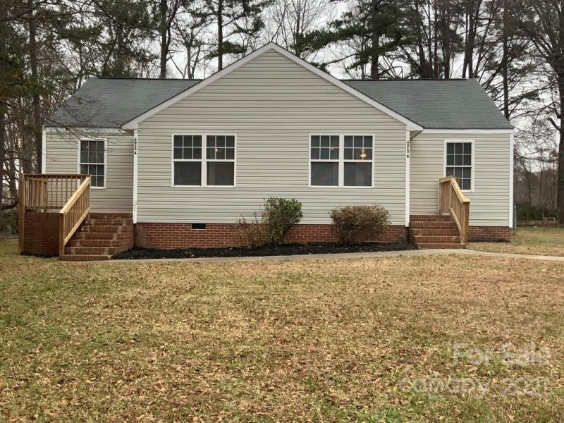 6013 Carver Boulevard