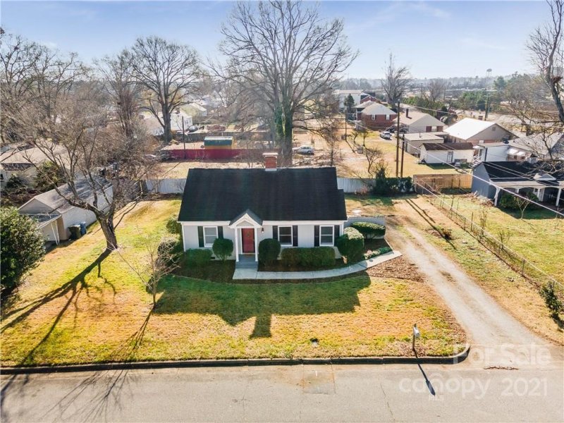 Property image 2 at 1117 13th Avenue, Hickory, NC 28601